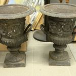 832 1198 GARDEN URNS